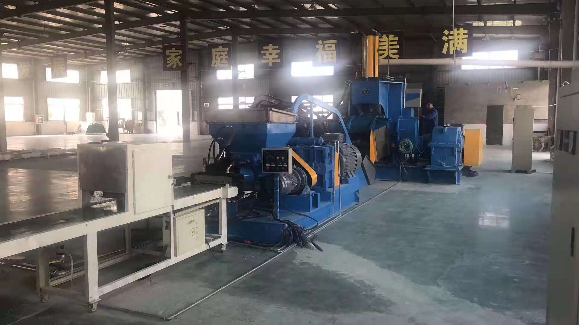 擠出機(jī)風(fēng)筒加熱冷卻是怎么做的呢？它這樣做更省電！